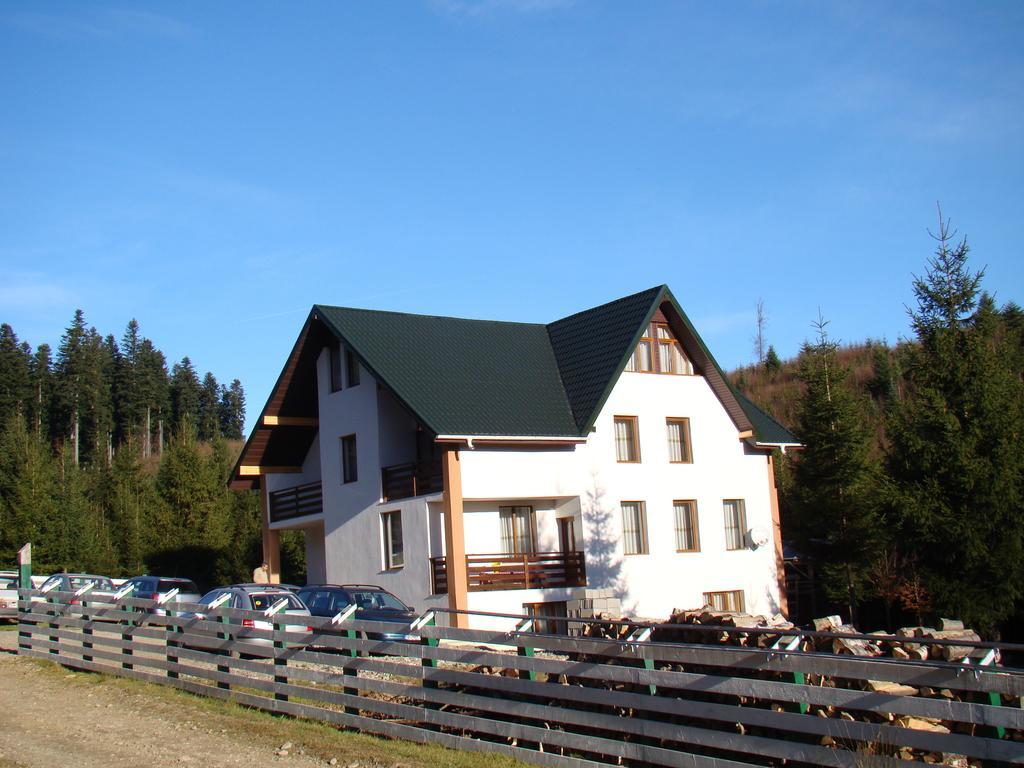 Hôtel La Poale'N Brau à Mînăstirea Humorului Chambre photo